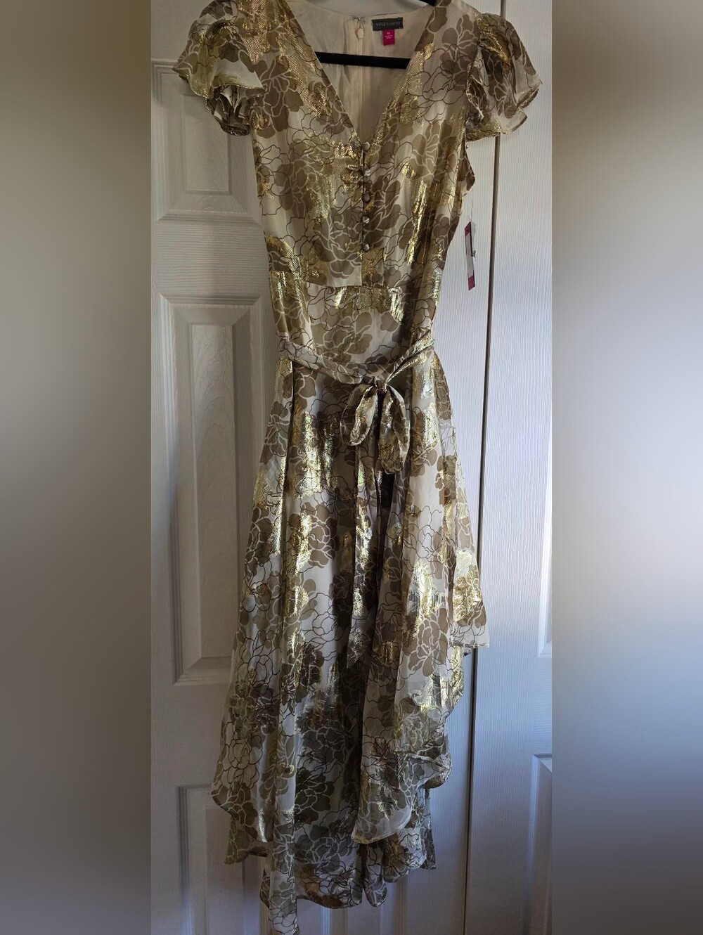 Vince Camuto Printed Flutter Sleeve Button Front Dress - Picture 3 of 4